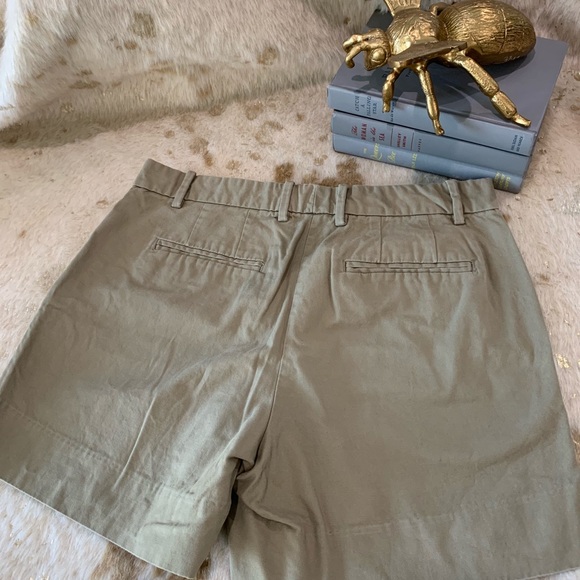 Gap weekend shorts S/2 khakis preppy golf 🏌🏻‍♀️ - Picture 2 of 5